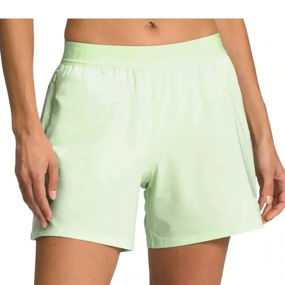 The North Face Pants - The North Face Women’s Wander 3" Shorts size L in the color lime cream NWT